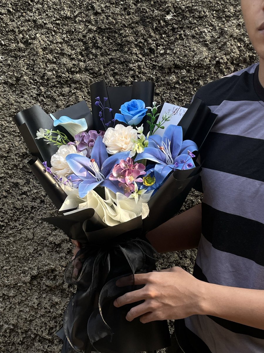 issaajoy's tweet photo. kuu baru bikin bouquet bunga buat katalog edenthingss!! https://t.co/wrUN9b2aVu
