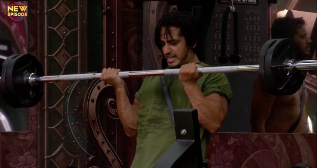 _SilentVibes__'s tweet photo. #Qazi is really stronger.
Rockstar * Commando

#biggboss20 https://t.co/PlIKOglMic