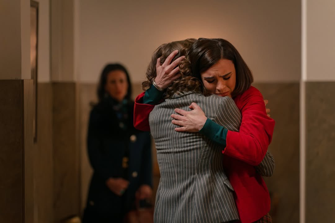 PhDDesquiciada's tweet photo. Porque si llevamos secuestradas dos años y medio a las 15:51 es únicamente por vosotras (suena a reproche pero no lo es, es el síndrome de Estocolmo más maravilloso del mundo 😭)
#GraciasMartayAlba https://t.co/6vThRv7tEF