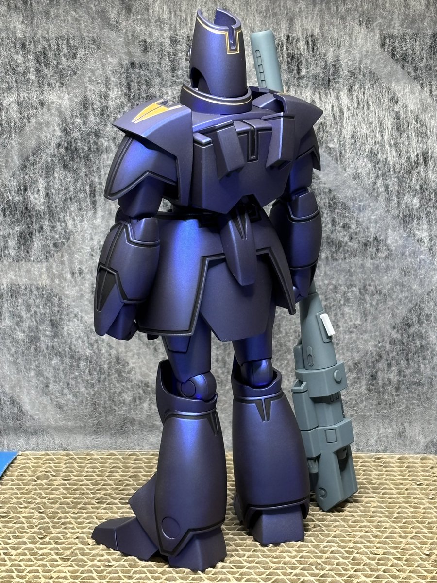 norisaku1971's tweet photo. MODEROIDのゴーグ、完成です！
偏光塗料の艶消し仕上げで、異性文明の兵器としての存在感を強調してみました。両眼はLEDを仕込んで、穏やかなライトブルーと怒りのレッドにモードチェンジ。
来週の #ネクスポ に展示予定です😌
#巨神ゴーグ
#オウストラルプロジェクト https://t.co/fsNKN46oHe