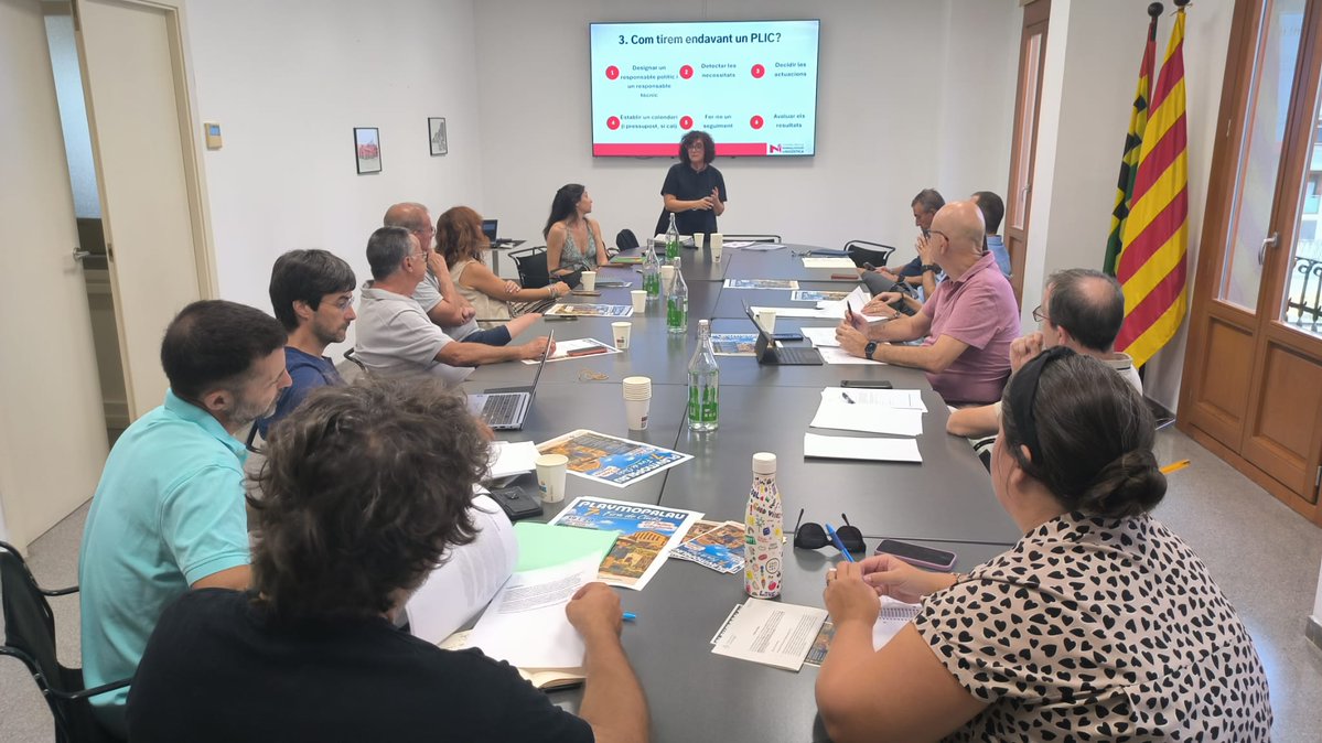 cnldelleida's tweet photo. El Servei Comarcal de Català del Pla d’Urgell presenta els plans locals d’impuls del català al @ccplaurgell.

El Consell d'Alcaldies va obrir la sessió amb noves propostes per apropar el català al món local.
@cpnlcat https://t.co/OK2gSF4Rgk
