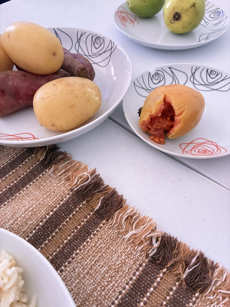 Ingrid3l's tweet photo. Guilherme cozinhou uma goiaba achado que era batata kkkkkkkkk https://t.co/Oij1X1TuqW