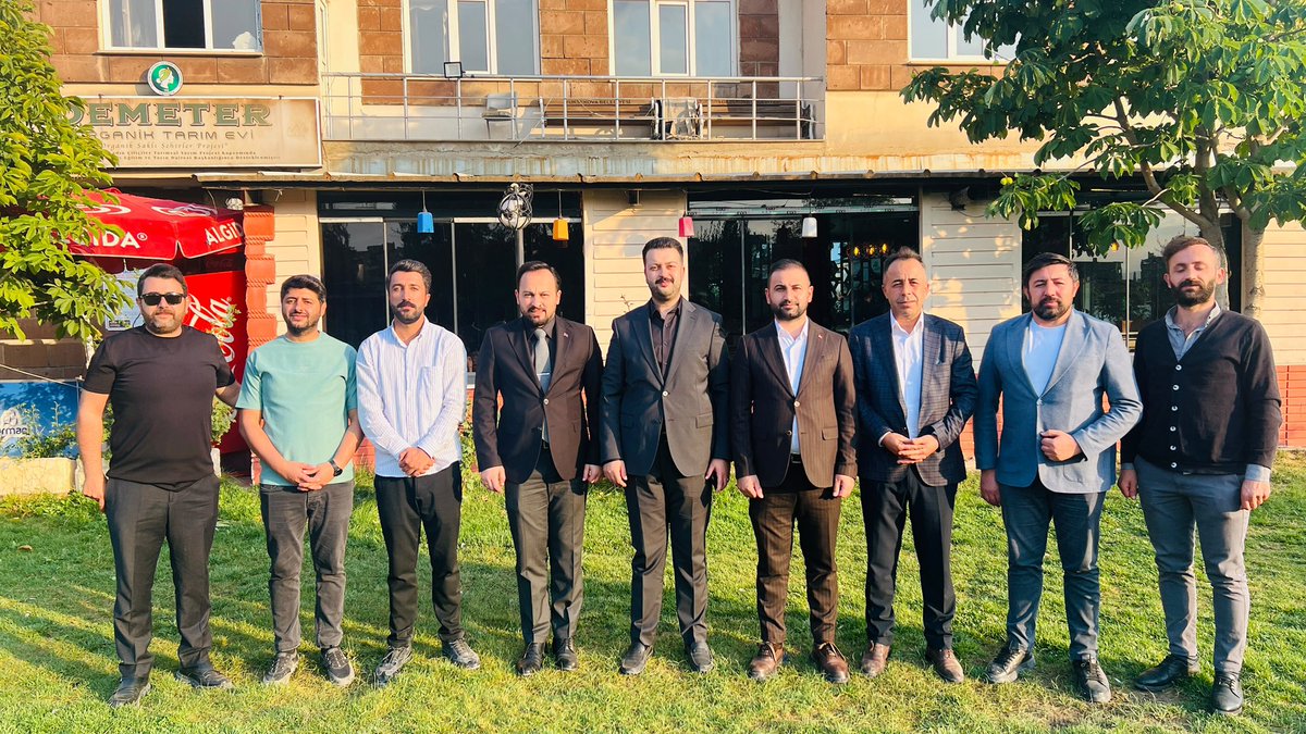 Akgencyova's tweet photo. 📍 Yüksekova 

Genel Merkez Gençlik Kolları Başkan Yardımcımız Sn. Yunus Emre MÜKÜS’ün ilçemize gerçekleştirdiği nazik ziyaretlerinden dolayı kendilerine teşekkür ediyoruz.

Ak Gençlik varsa, umut vardır.
Ak Gençlik varsa, yarınlara dair inanç vardır. 🇹🇷
@RTErdogan 
@avyusufibis 
@abuyukgumus 
@YunusEmreMks  
@osmannazlier 
@SamedTercan 
@yrizgarozdemir 
@srvtkrstakkurt