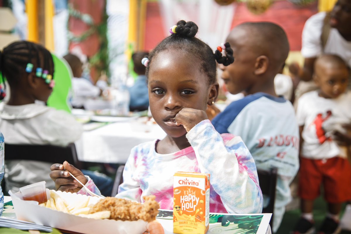 cinamonpictures's tweet photo. When the party food is chef's kiss 🤌✨ Don't disturb her, she's in her happy place! The real VIPs of any party are the ones enjoying the snacks.
#KidsParty #BurgerLove #PartyTime #FirstBirthday #FoodieGram https://t.co/66yr7Cu3JS