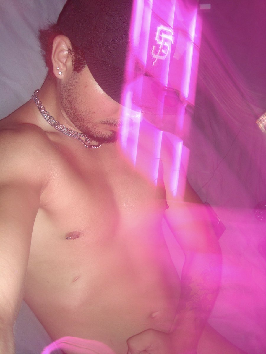 wtf_moisess's tweet photo. These didn’t make it to IG :( https://t.co/utr2TkaBrC