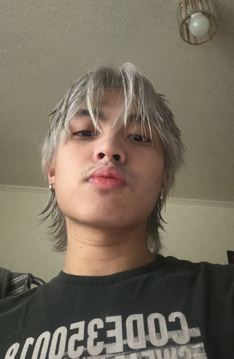 cupof_sbini19's tweet photo. we all know red haired gian was iconic, and silver gian was sumn— but i miss the half black-orangey gian 😭 like gets ba?? HAHAHAHAHA amats na amats ko talaga yon 😩🫵 @gianbernardino_
#tangianmo https://t.co/gQkVKdEV6y