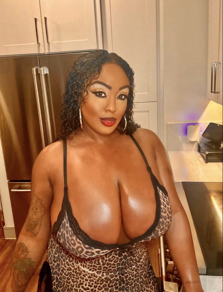 laytonbents's tweet photo. Should I post more pictures like this, or keep you guessing? 🤭 https://t.co/TRmdT80IPw