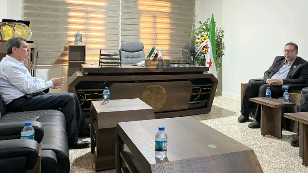 vvanwilgenburg's tweet photo. Syrian presidential adviser @MazloumAbdi met with Kobani Regional Director Îbrahîm Muslim at the directorate’s building to discuss the Kobani prison fire in which 9 died, 17 others were injured.

@MazloumAbdi said that an independent and transparent investigation should be launched and that those responsible should be held accountable - ANF