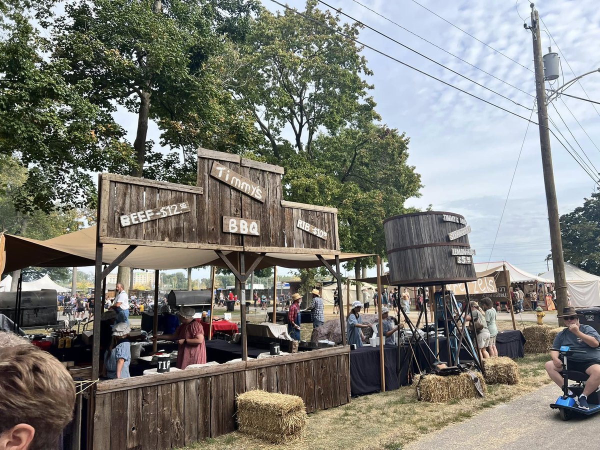 acwmc's tweet photo. Farmer's Market, antiques and handmade crafts, children's games, 1800 period demonstrations, and SO. MUCH. FOOD. 😋

The Johnny Appleseed Festival returns THIS WEEKEND with all of your favorites! Bring the family and step back in time to Johnny's day.

🍎 https://t.co/sMxGh0nOrx https://t.co/EIKTYuxOX4