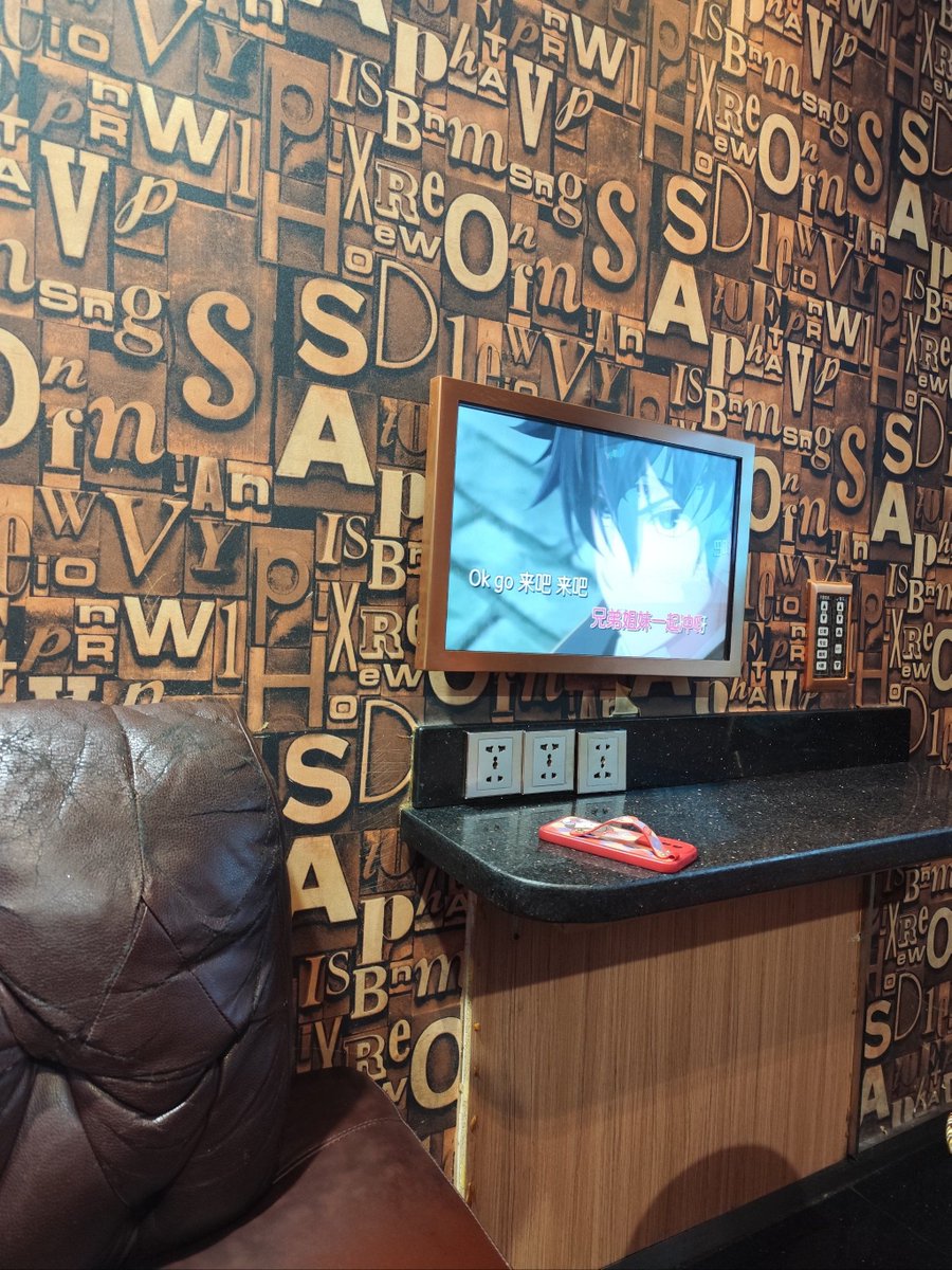 LeonelPosafx's tweet photo. [Lights up mic, hit the beat! Sing your heart out at the KTV tonight—top tracks, cozy vibes, and nonstop fun with crew ] https://t.co/QFSdTArc6B