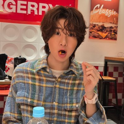 fuu_aen's tweet photo. 6人毎日チェンジなんだこれwww https://t.co/H1Ot7CDdfY