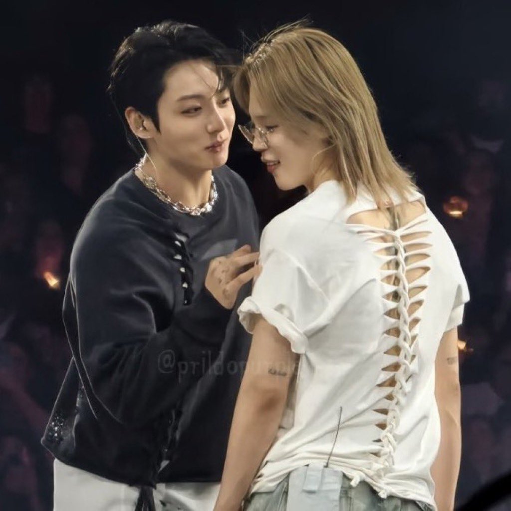 funnyjimin1's tweet photo. https://t.co/y6iuh7RIJ4