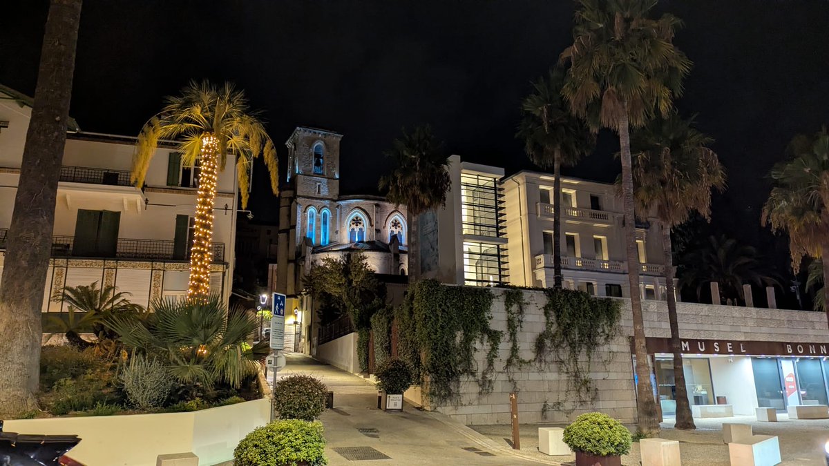 LeCannetVille's tweet photo. Bonsoir à toutes et tous 🌙
#LeCannet #CotedAzurFrance #MagnifiqueFrance
#jaimemaville https://t.co/FgLUS0nC5a