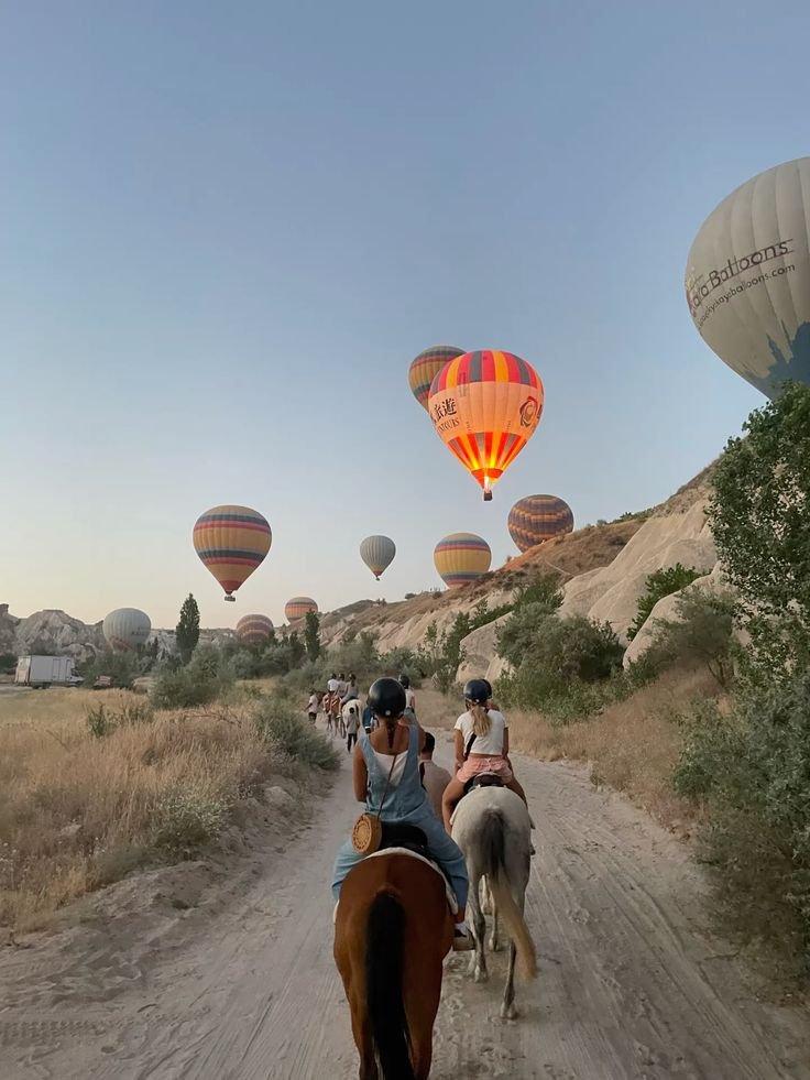 reminiscinbby's tweet photo. Cappadocia, Turkey https://t.co/9Z9BHhSWLD