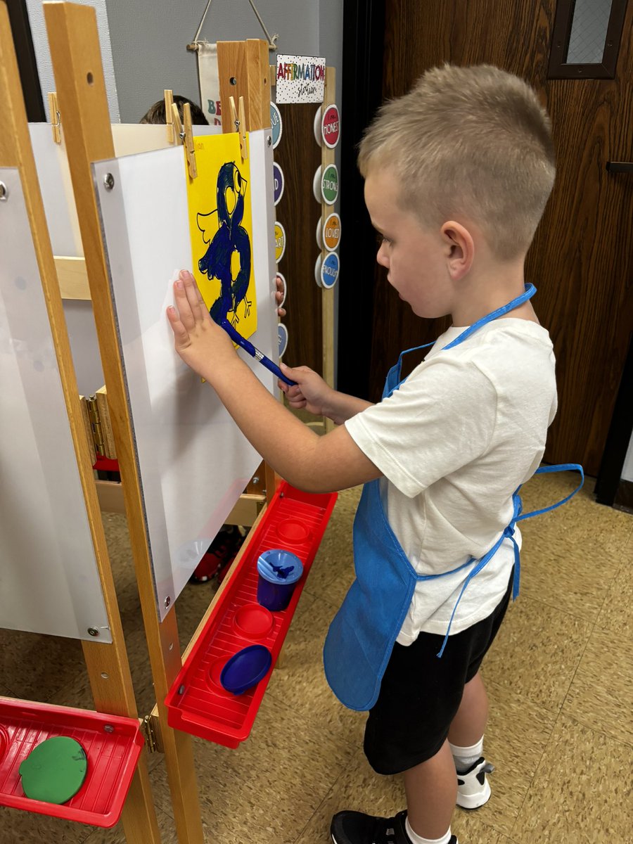 CPGophersPreK's tweet photo. We have some great artists in our class! 🦜🎨 https://t.co/I6CBwwtaxI
