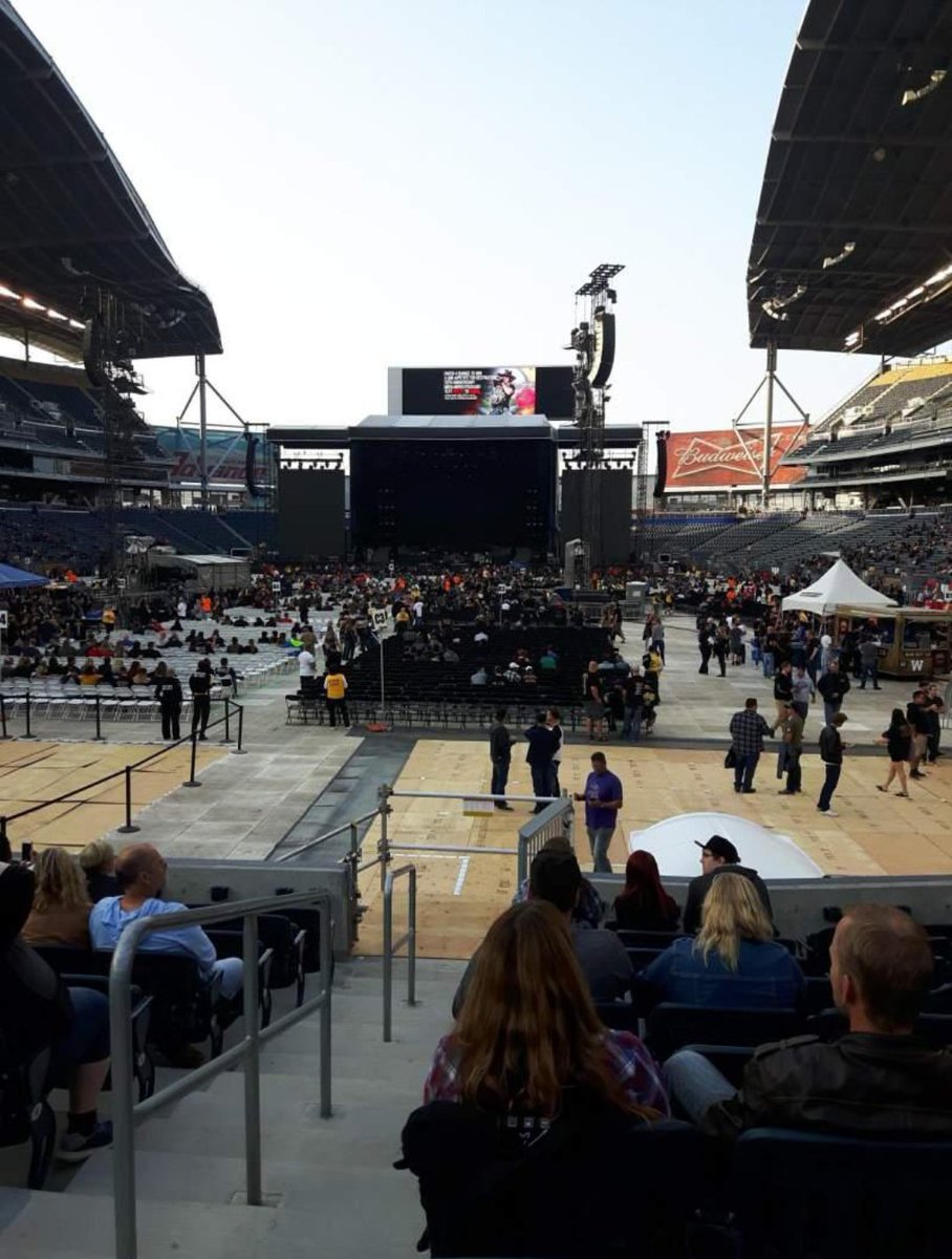 BrianJ2_n8's tweet photo. Canada, our eyes are on you now! 🇨🇦⚡️
AC/DC’s next stop is Winnipeg on September 20 at Princess Auto Stadium. We can’t stop the ROCK — we’re coming in loud and we’re going hard! 🤘🎸🔥
#ACDC #PowerUpTour #Winnipeg #RockNRoll https://t.co/OwcBxEwKfC