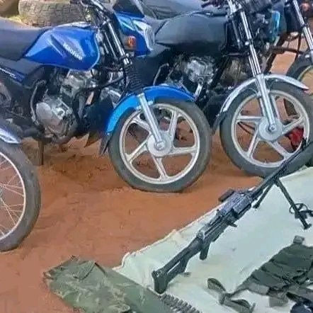 DanKatsina50's tweet photo. GOOD NEWS: This morning, Nigerian security forces recorded a significant success in Kebbi State after police and military troops neutralised some terrorists during an operation in Gumki Forest, Kangiwa area.

The operation, which took place around 6AM, resulted in the recovery of weapons and equipment, including a PKT machine gun with 174 rounds of ammunition, an AK-47 rifle with 14 rounds, four motorcycles, military camouflage, mobile phones, and other items.

The authorities said the area is currently calm, while security forces continue clearance operations to prevent further criminal activities.

Kudos to the Nigerian Police Force, the Nigerian Army, and all the personnel involved for their bravery, dedication, and commitment to protecting communities.