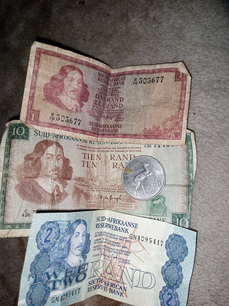 Mabulala_Oneway's tweet photo. @SizweDhlomo They are many. 

There's a BM Volvo tractor which was bought in the 1960s, a water well (ipitsi) which was made in 1928 and old money that is dating back to the 60s. 

As a 33 year old grandchild I won't sell any of these, my grandkids will see them. https://t.co/KE8Y11CJrk