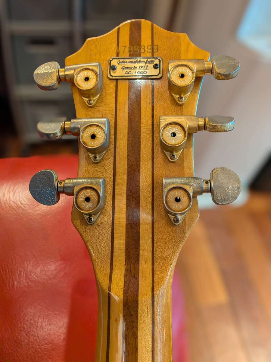 OocamiInfo's tweet photo. 昨日は
私がEギターを弾き初めた頃の
ギターヒーローの一人
故和田アキラさんが所有していた
Greco-GO1400を弾かせていただいて
至福の時でありました
24フレットまでめっちゃ弾きやすいギターでした
うちに帰ってから
大名曲Love Meを何度も何度も聴きました
#和田アキラ #Greco #GO1400 #プリズム https://t.co/xu51EYiK2e