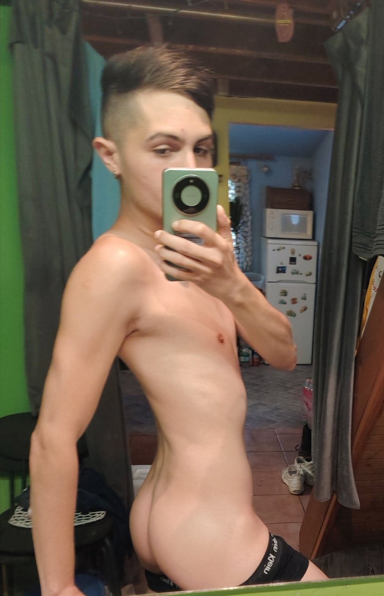theotherboy999's tweet photo. https://t.co/h7Clwdd7Ap https://t.co/Yn9hZk2PNY