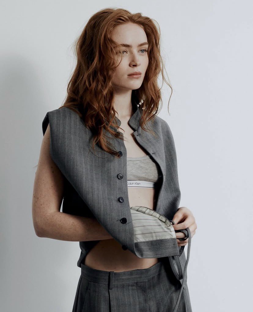 SSinkUpdates's tweet photo. Sadie Sink for Calvin Klein ❤️💗 https://t.co/tbNGdMgupt