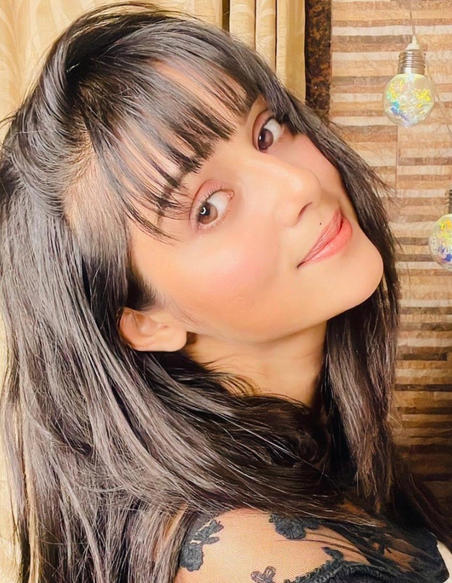 ChaiAndTweets_'s tweet photo. The girl with the million-dollar smile deserves every good thing that comes her way. Always. 

THE WORLD SHINES FOR MALLIKA
#Mallikas26thBirthday https://t.co/cFWrz1WIyG