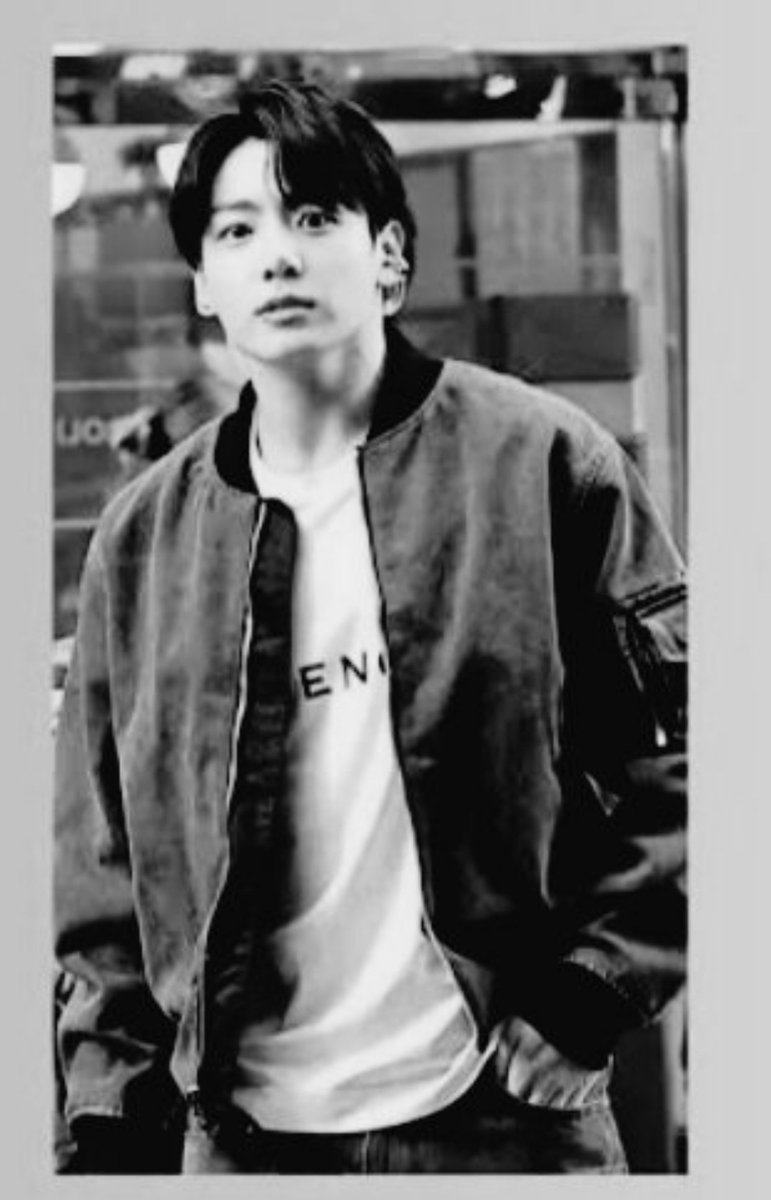 gemcandid's tweet photo. PLEASE #GIVENCHY MAKE IT HAPPEN #FashionWeek #BTS #JUNGKOOK #ZHANGRUONAN #THEFIRSTFROST https://t.co/MPRnmpsocV
