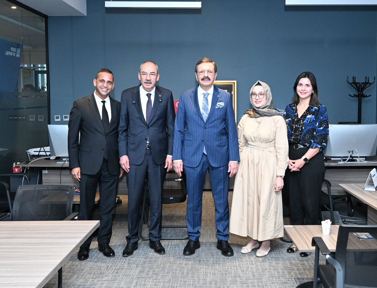 RHisarciklioglu's tweet photo. Kayseri Ticaret Odası Yönetim Kurulu Başkanımız Ömer Gülsoy ve Yönetim Kurulu Üyelerini ziyaret ettik.

Fikrin projeye, projenin ürüne, ürünün yatırıma ve ticari başarıya dönüştüğü bir teknoloji ve girişimcilik merkezi olarak tasarlanan Kayseri Ticaret Odası TEKMER Projesi hakkında bilgi aldık.

Kayseri Girişimcilik ve Uluslararası Ticaret Merkezi ile Kayseri Ticaret Odası koordinasyonunda yürütülen DigiConnect – Odalar Arası Dijital Bağlantı ve İş Birliği Ağı Proje Merkezi’nde yürütülen çalışmaları inceledik.

Kayseri Ticaret Odası Başkanımız Ömer Gülsoy, Meclis Başkanımız Cengiz Hakan Arslan ve Meclis üyelerimizi başarılı çalışmalarından dolayı kutluyorum. @Kayserito