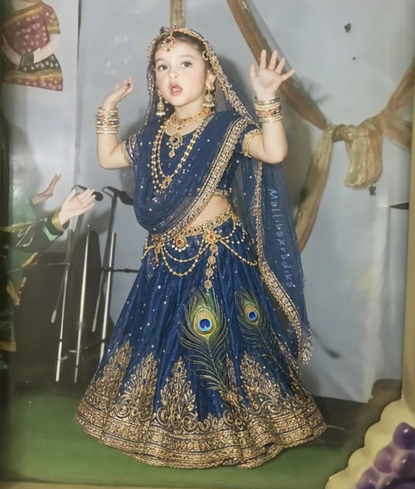 MikkuKiDuniya's tweet photo. Now a few hours later she turn on 26🎂🧿

THE WORLD SHINES FOR MALLIKA 
#Mallikas26thBirthday https://t.co/v6iztwopKf