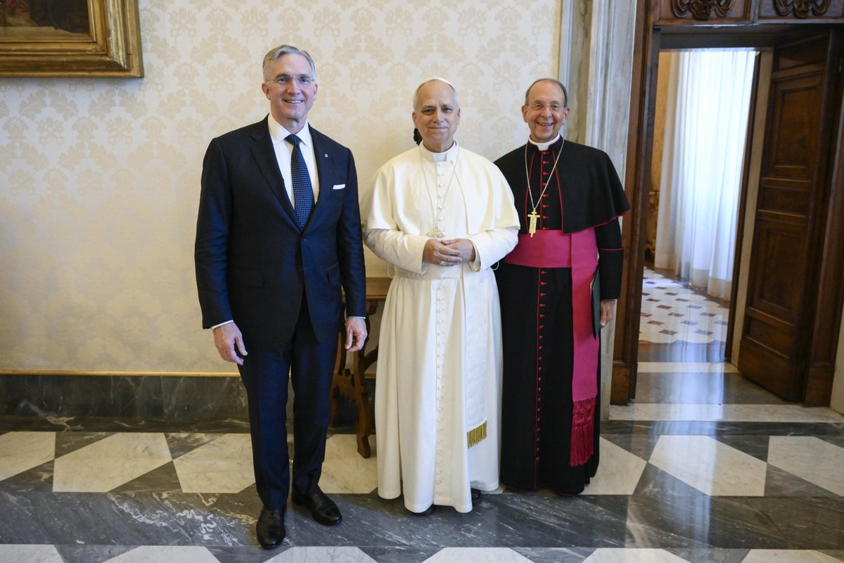 KofC's tweet photo. Together, with Knights of Columbus around the globe, we wish Pope Leo XIV a happy 71st birthday! 
 
Holy Father, we pray for your health and strength, and that the Holy Spirit may continue to pour out his graces upon you as you guide the Church. We are so grateful for your witness and your leadership.  

St. Peter, pray for him. 

Mary, Mother of the Church, intercede for him. 

Vivat Jesus!
