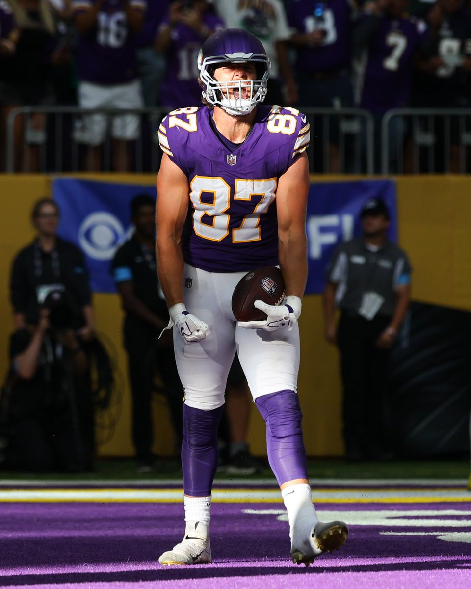 Vikings's tweet photo. FIRST VICTORY MONDAY OF THE SEASON 😈 https://t.co/YDu8aby8eC