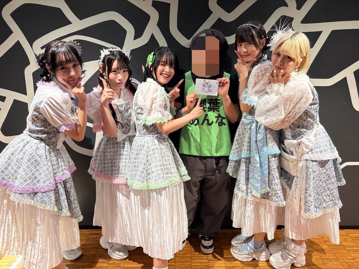 oshirasu_D's tweet photo. めちゃくちゃのぐっちゃぐちゃだったけど最高に楽しいライブでした！
2周年おめでとう㊗️ https://t.co/vIEWyBypUF