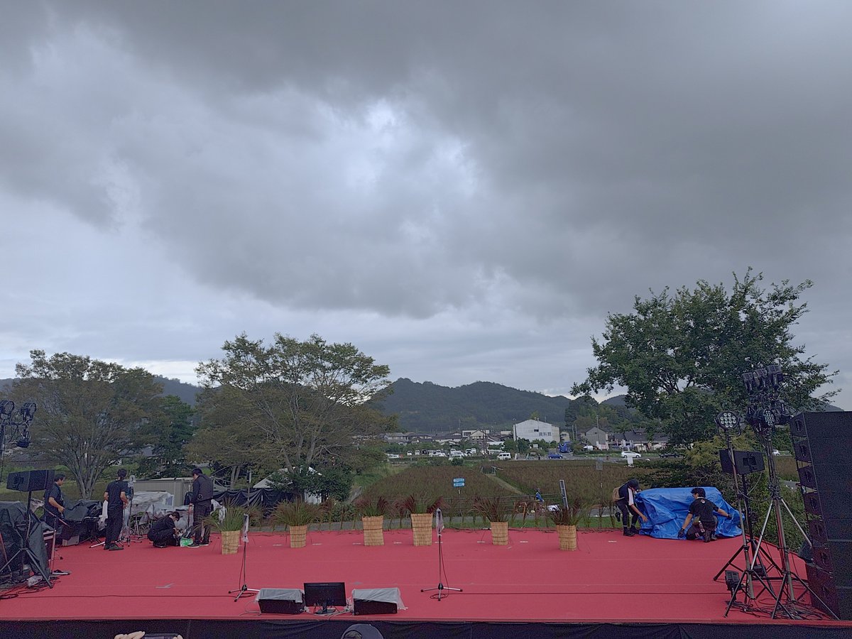 NINO50226's tweet photo. #赤米フェス #相川七瀬 #hitomi #miwa #MAX 日曜は岡山県の赤米フェスに参戦🤗朝早く並んで整理券を貰って会場時間まで七友と話したりして過ごし凄く良い場所で凄く良いアーティスト達で最高のライブでした🤗特にユーロビートが昔大好きだったのでひさびにMAXが見れて景色も良くて幸せでした🤗🏁 https://t.co/eiu2gJaC5u