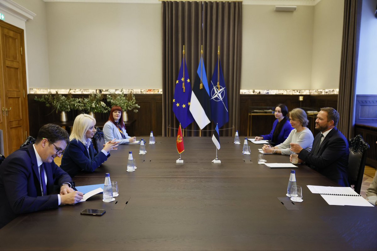 maidagorcevic's tweet photo. Estonija je bila uz Crnu Goru na početku našeg evropskog puta, a danas je važno da bude uz nas i u njegovoj završnici. U Talinu sam razgovarala sa ministrom vanjskih poslova @Tsahkna i predsjednikom Odbora za poslove EU @Riigikogu, Peterom Talijem o narednim koracima ka članstvu i radu na Ugovoru o pristupanju. 🇲🇪🤝🇪🇪

Hvala 🇪🇪 na snažnoj podršci i spremnosti da zajedno sa nama radi na završetku ovog procesa. Želimo da u EU uđemo spremni, sa jasnim stavom i kao članica koja će doprinositi i dodatno jačati Uniju.

#28by28 #NextEUMember