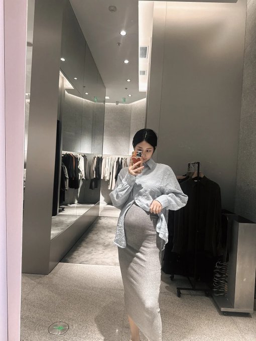 ummka51749663's tweet photo. 回看自己大肚子时的照片也是分外��慨～ #孕妇 #宝妈 https://t.co/vpYq2f1IPe