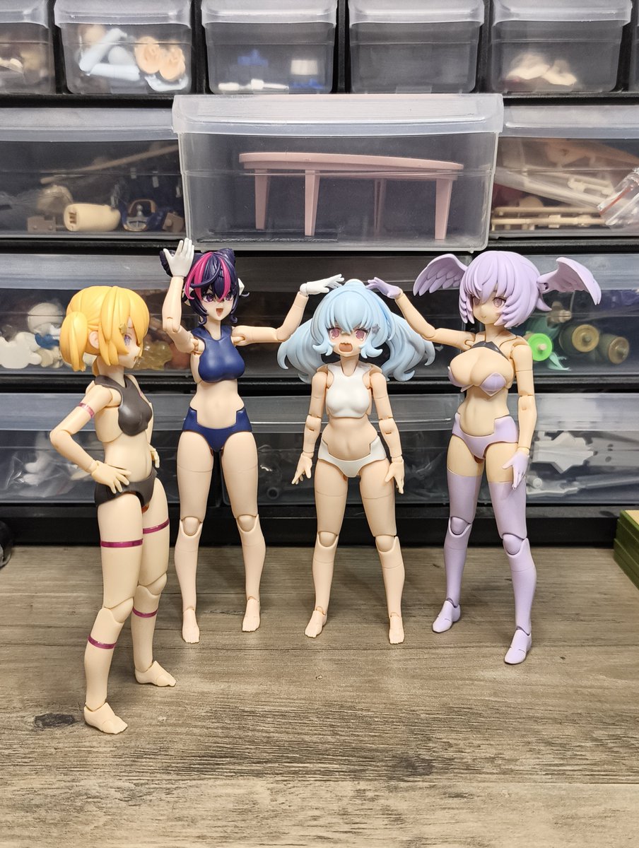 EdModelSa's tweet photo. Post-movie 📽️🍿🧹 (part 2)
Picture 1) Raider: Everything's all cleaned up now, Master (⁠ ⁠╹⁠▽⁠╹⁠ ⁠)/
[Aren't we missing something? I have a feeling we forgot something]
Xiao: I don't know
P2) Tu: Heey, heelp‼️(⁠ᗒ⁠ᗩ⁠ᗕ⁠)
P3) Xiao: Everything's fine now
P4) Mao: Hey, old man, could we do karaoke next time? 🎤🎶
[I'll see what I can do]