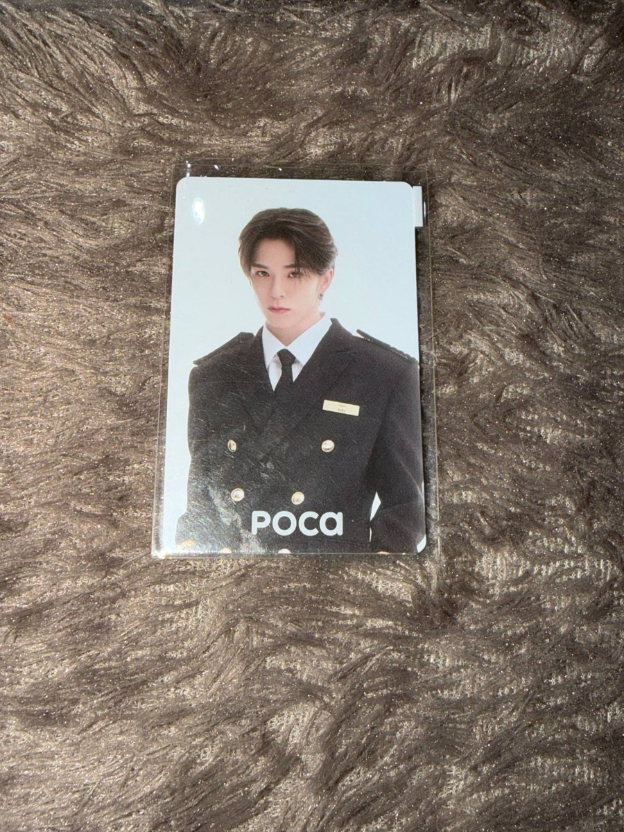 lovegulrs's tweet photo. WTS PHOTOCARD TREASURE https://t.co/aTfB17tR2v