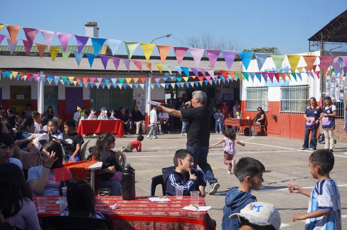 SecMujeresTigre's tweet photo. 🎉 Gran festival del CEC en Bancalari.

El  CEC de Bancalari es una institución que sostiene un trabajo para fortalecer la protección de las adolescencias y acompañar sus trayectorias educativas. 📚
@ZamoraJulio @GiselaLZamora @NaOlivieri https://t.co/or595qAWiB