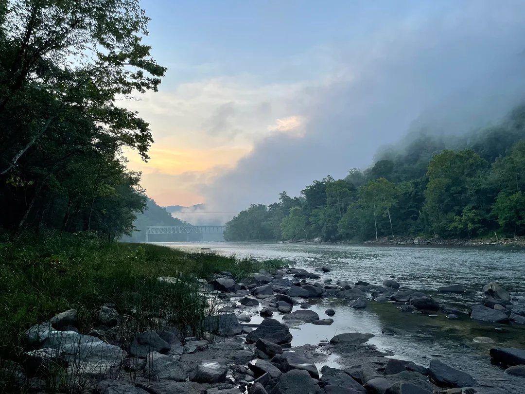 LadyX_8's tweet photo. New River Gorge – September 2026
Where ancient rock meets wild river, and the Appalachians still run deep.
A perfect fall morning — golden light, crisp air, and that unmistakable sense of space.
[OC] New River Gorge – September 2026  
#EarthPorn #WestVirginia #NaturePhotography https://t.co/sYVQE4d855