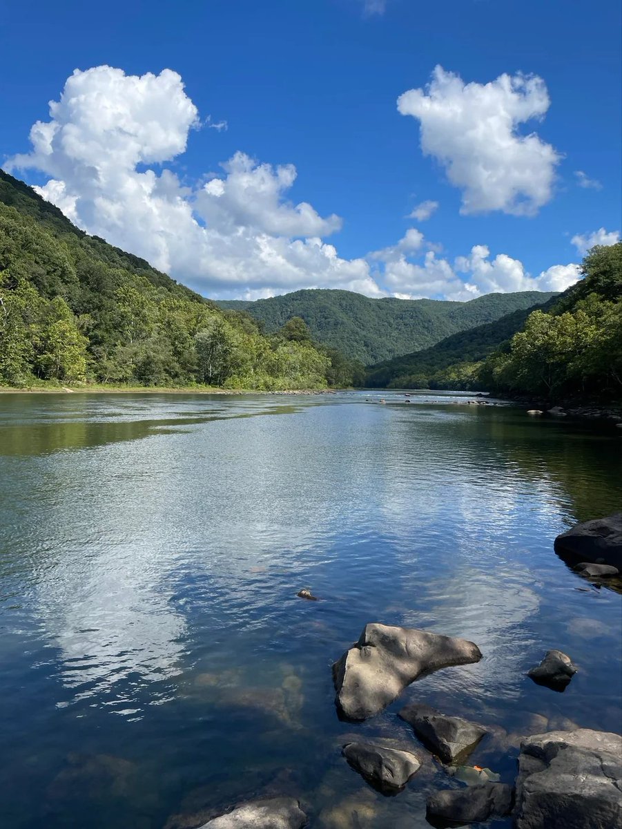 LadyX_8's tweet photo. New River Gorge – September 2026
Where ancient rock meets wild river, and the Appalachians still run deep.
A perfect fall morning — golden light, crisp air, and that unmistakable sense of space.
[OC] New River Gorge – September 2026  
#EarthPorn #WestVirginia #NaturePhotography https://t.co/sYVQE4d855