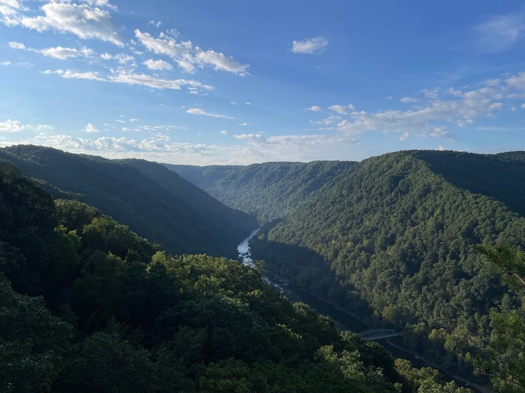 LadyX_8's tweet photo. New River Gorge – September 2026
Where ancient rock meets wild river, and the Appalachians still run deep.
A perfect fall morning — golden light, crisp air, and that unmistakable sense of space.
[OC] New River Gorge – September 2026  
#EarthPorn #WestVirginia #NaturePhotography https://t.co/sYVQE4d855