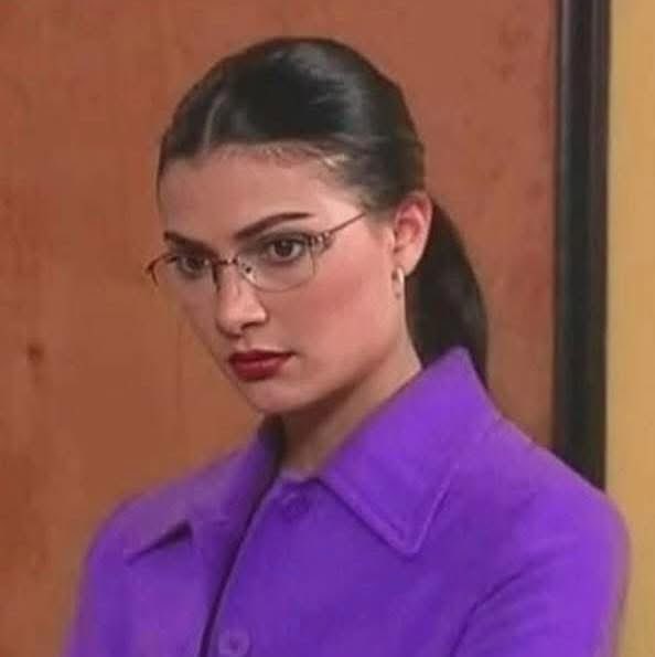 JossDuard's tweet photo. Yo en la entrevista /// Yo llegando diario al trabajo https://t.co/YoObbk1Ljn