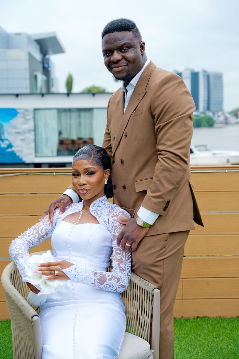 toyosioyejobi's tweet photo. Signed, Sealed and Delivered!❤️🔥
Reception Pictures people.... 🍽️ is served😜
#MB2027 #newbeginnings #civilweddingnaija #civilweddingreception #lovestory https://t.co/Fwb5CvmiyX