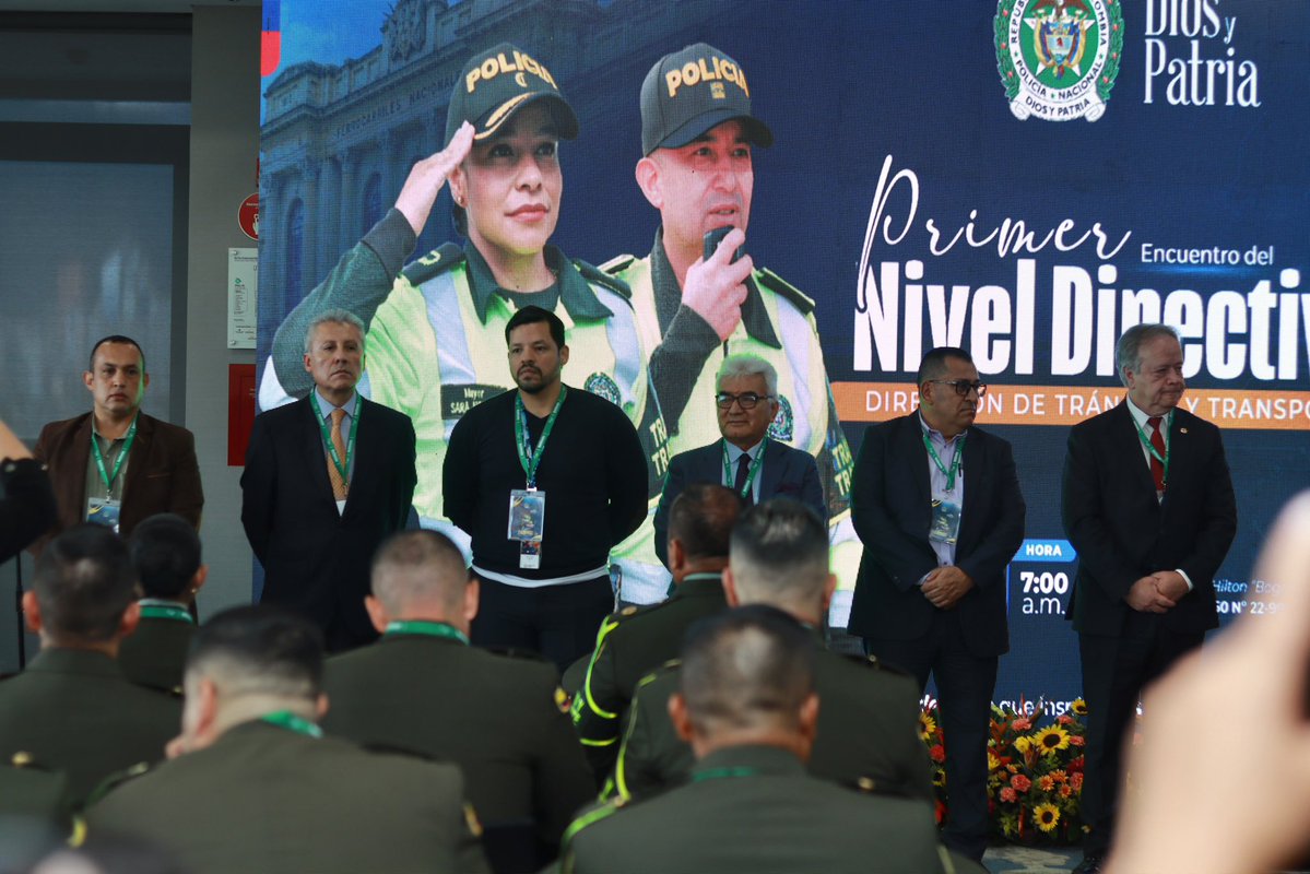 ansvcol's tweet photo. 🚦 La seguridad vial es un compromiso de país.

Participamos en el Primer Encuentro del Nivel Directivo de la Dirección de Tránsito y Transporte @TransitoPolicia , un espacio para fortalecer la articulación institucional y unir capacidades frente a uno de los grandes retos de Colombia: reducir la siniestralidad vial y salvar vidas. 🧡

Desde la Agencia Nacional de Seguridad Vial trabajaremos de la mano con DITRA para llevar acciones concretas a los territorios, tomar decisiones basadas en evidencia y fortalecer la prevención.

Más articulación, más prevención y más resultados para proteger la vida en las vías. 🇨🇴

#SeguridadVial #ANSV #DITRA #MovilidadSegura #Colombia