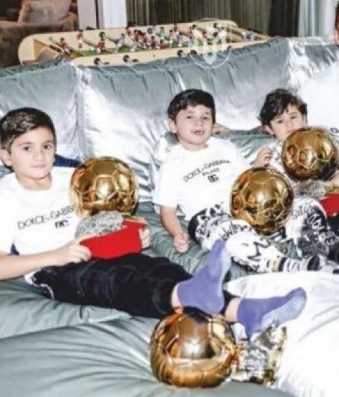 ihosmessi's tweet photo. لامين ومبابي كل شوي بمقابله يشحذون البالندور

عيال ميسي: https://t.co/bOPceK1f7o