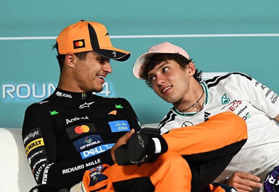 Ln1Green's tweet photo. I see you Kimi https://t.co/spmVDo9GL3