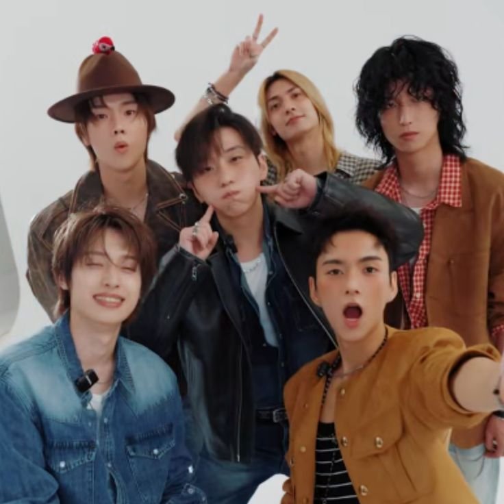 Vynslilspace's tweet photo. HAPPY 4TH ANNIVERSARY Villains ⚔️🖤

#XdinaryHeroes #엑스디너리히어로즈
#WE_ARE_ALL_HEROES
#Villains #빌런즈 https://t.co/BnSCWIT9FL
