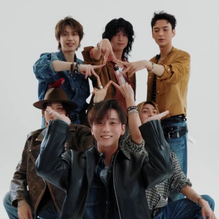 Vynslilspace's tweet photo. HAPPY 4TH ANNIVERSARY Villains ⚔️🖤

#XdinaryHeroes #엑스디너리히어로즈
#WE_ARE_ALL_HEROES
#Villains #빌런즈 https://t.co/BnSCWIT9FL