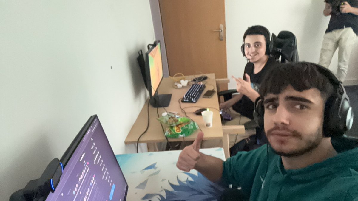 KirwaFN's tweet photo. Leaving @FNCompetitive 💔

Après plusieurs années, je tourne une page de ma vie pour me consacrer à de nouvelles choses 🫡

Étant moins actif ces derniers temps, vous l’aurez compris, je ne serai plus joueur professionnel sur Fortnite. 

En tournant cette page, je suis obligé de remercier tous ceux qui m’ont soutenu et suivi durant mon parcours. Parmi eux, et je ne pourrai pas citer tout le monde malheureusement, mais j’aimerais particulièrement remercier mes deux frérots @HedraFn et @BadSniper ainsi que toutes les structures par lesquelles je suis passé, sans qui je ne serais sûrement pas là. 

Désormais, je vais rester légèrement dans l’ombre de la scène, toujours à la recherche d’une structure mais à un poste différent que celui que j’ai occupé ces dernières années 

Merci pour cette aventure ❤️
Kirwa