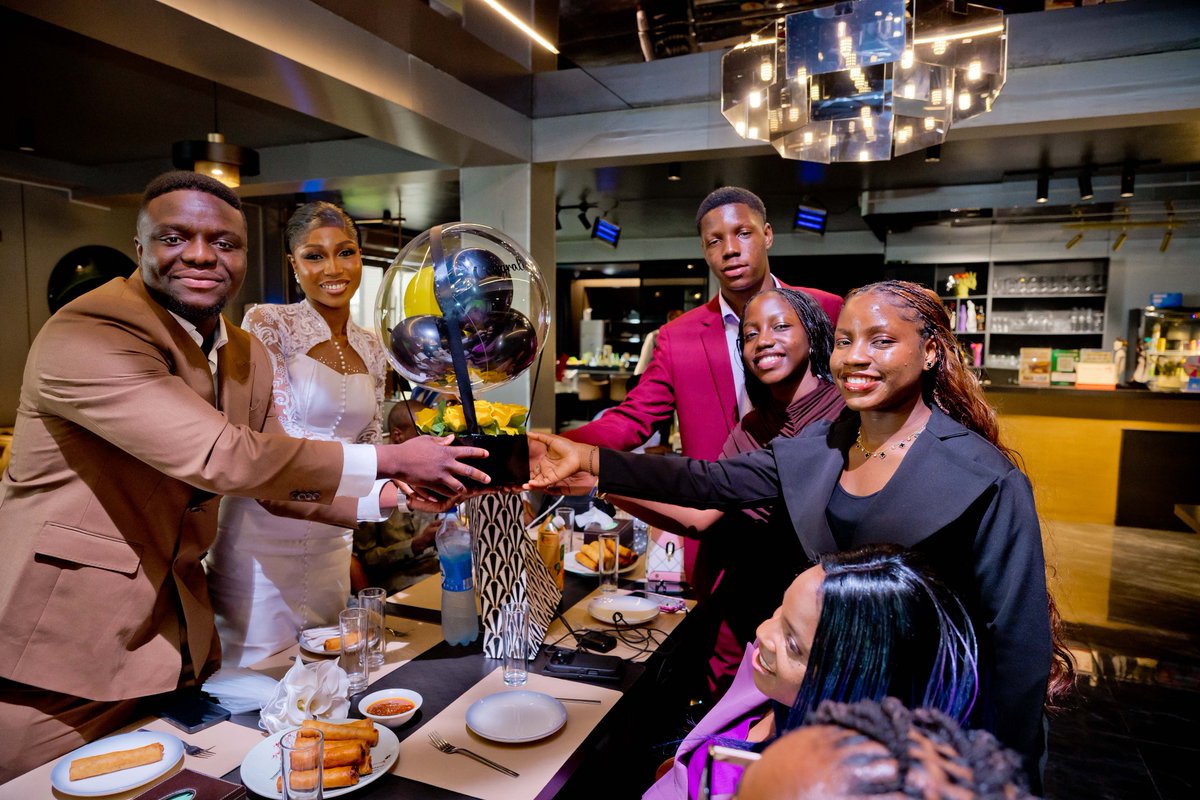 toyosioyejobi's tweet photo. Signed, Sealed and Delivered!❤️🔥
Reception Pictures people.... 🍽️ is served😜
#MB2027 #newbeginnings #civilweddingnaija #civilweddingreception #lovestory https://t.co/Fwb5CvmiyX